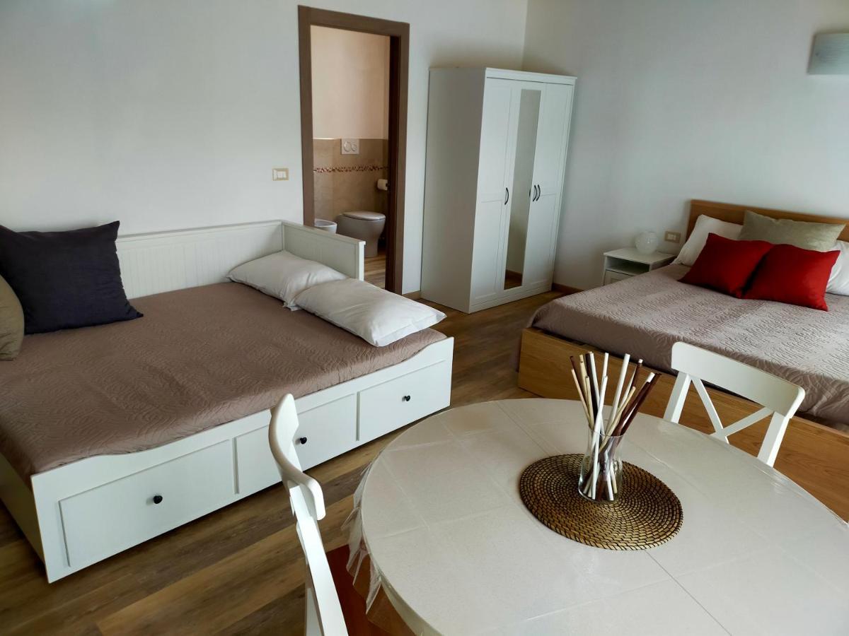 Cascina Ghitin Relais Guest House อัสตี ภายนอก รูปภาพ