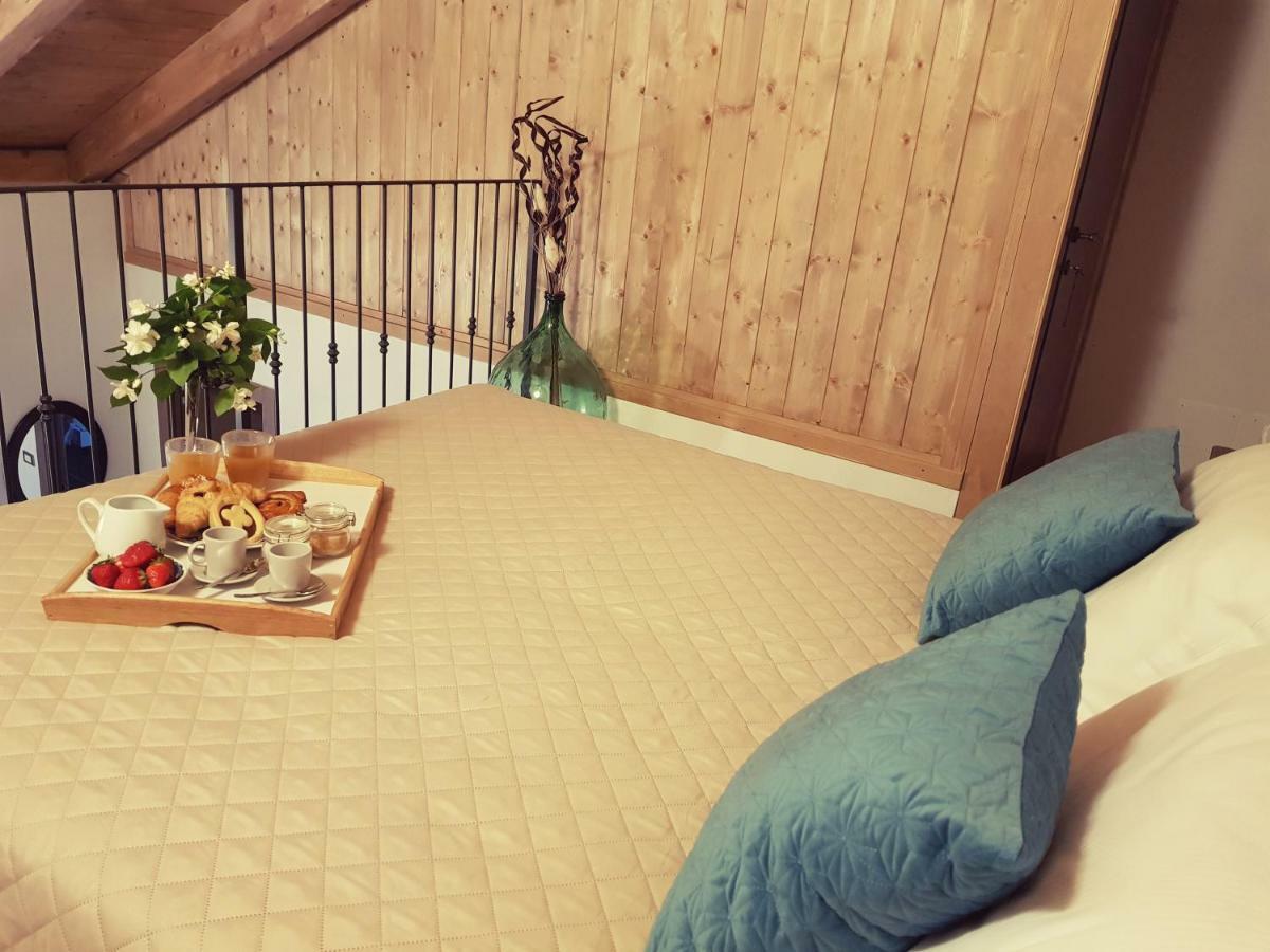 Cascina Ghitin Relais Guest House อัสตี ภายนอก รูปภาพ