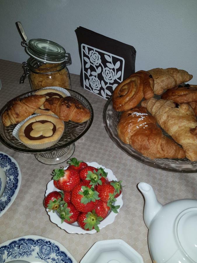 Cascina Ghitin Relais Guest House อัสตี ภายนอก รูปภาพ