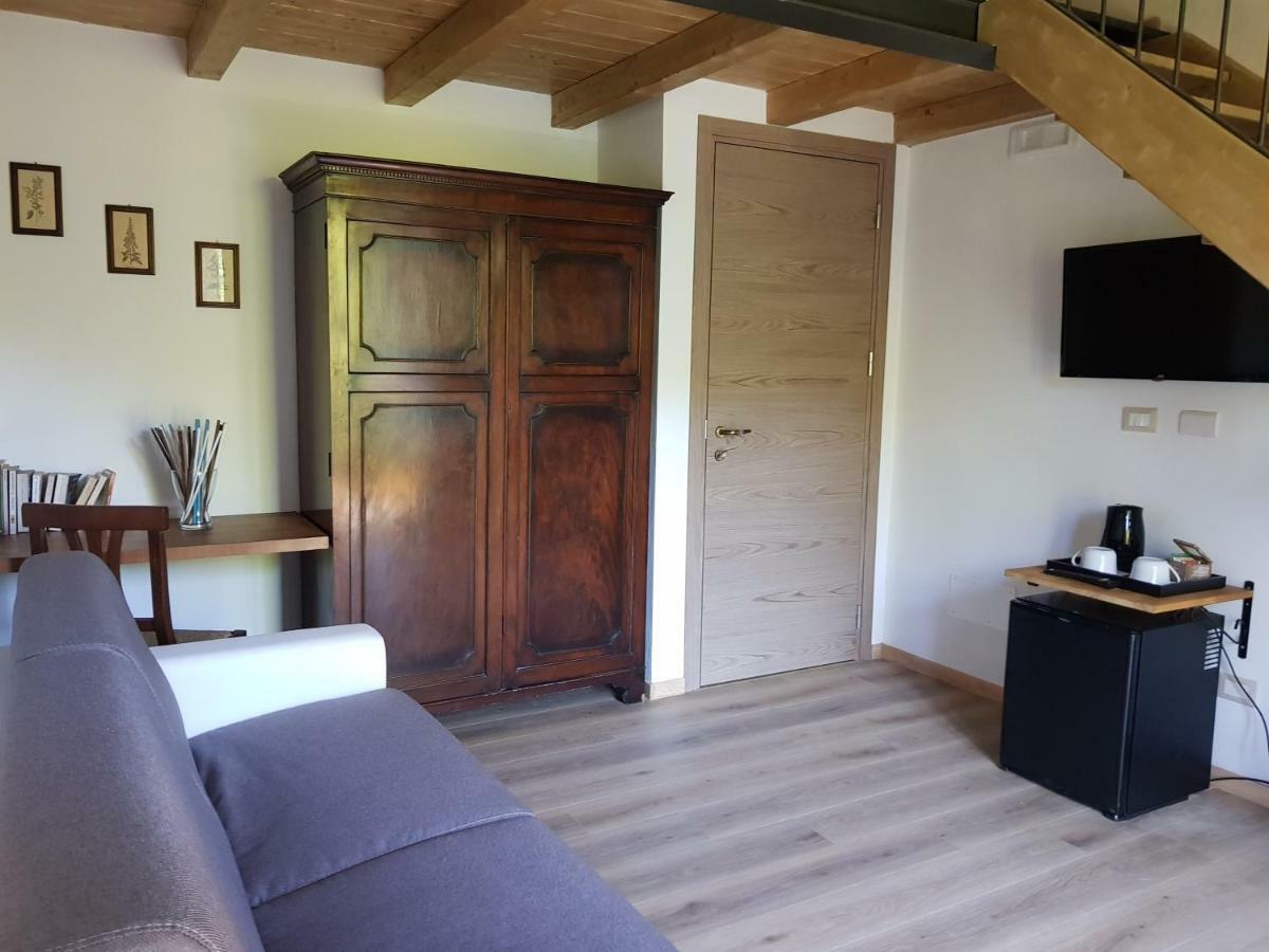 Cascina Ghitin Relais Guest House อัสตี ภายนอก รูปภาพ