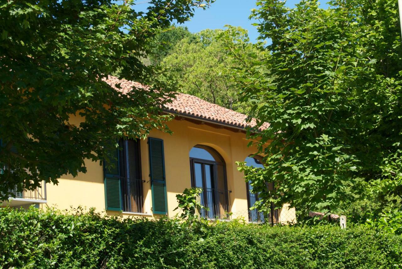 Cascina Ghitin Relais Guest House อัสตี ภายนอก รูปภาพ