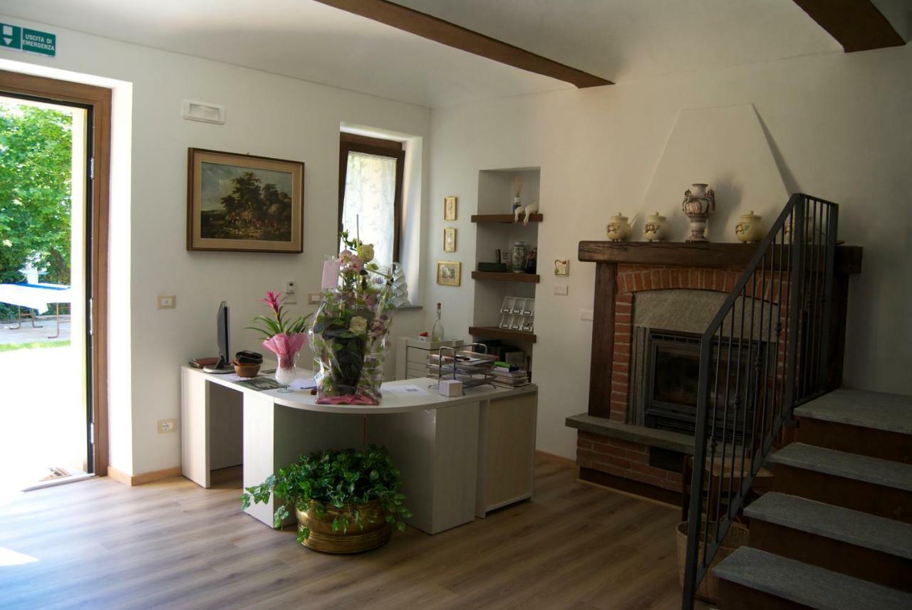 Cascina Ghitin Relais Guest House อัสตี ภายนอก รูปภาพ