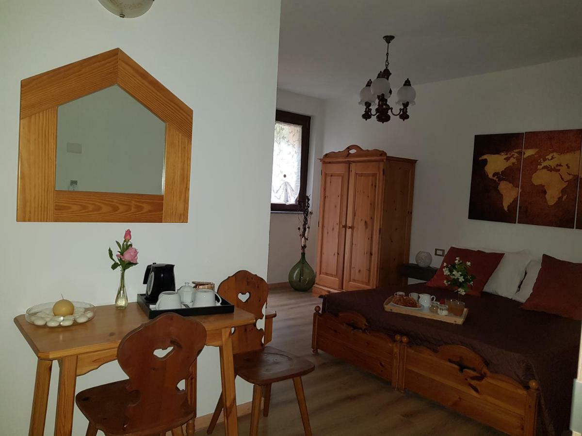 Cascina Ghitin Relais Guest House อัสตี ภายนอก รูปภาพ